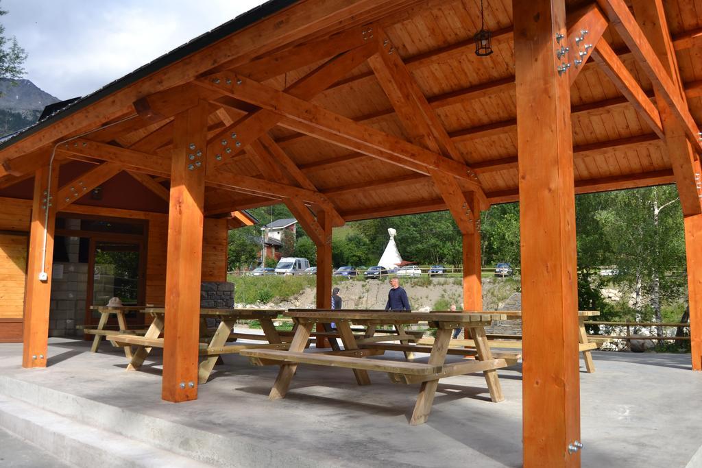 Camping Aneto 贝纳斯克 外观 照片